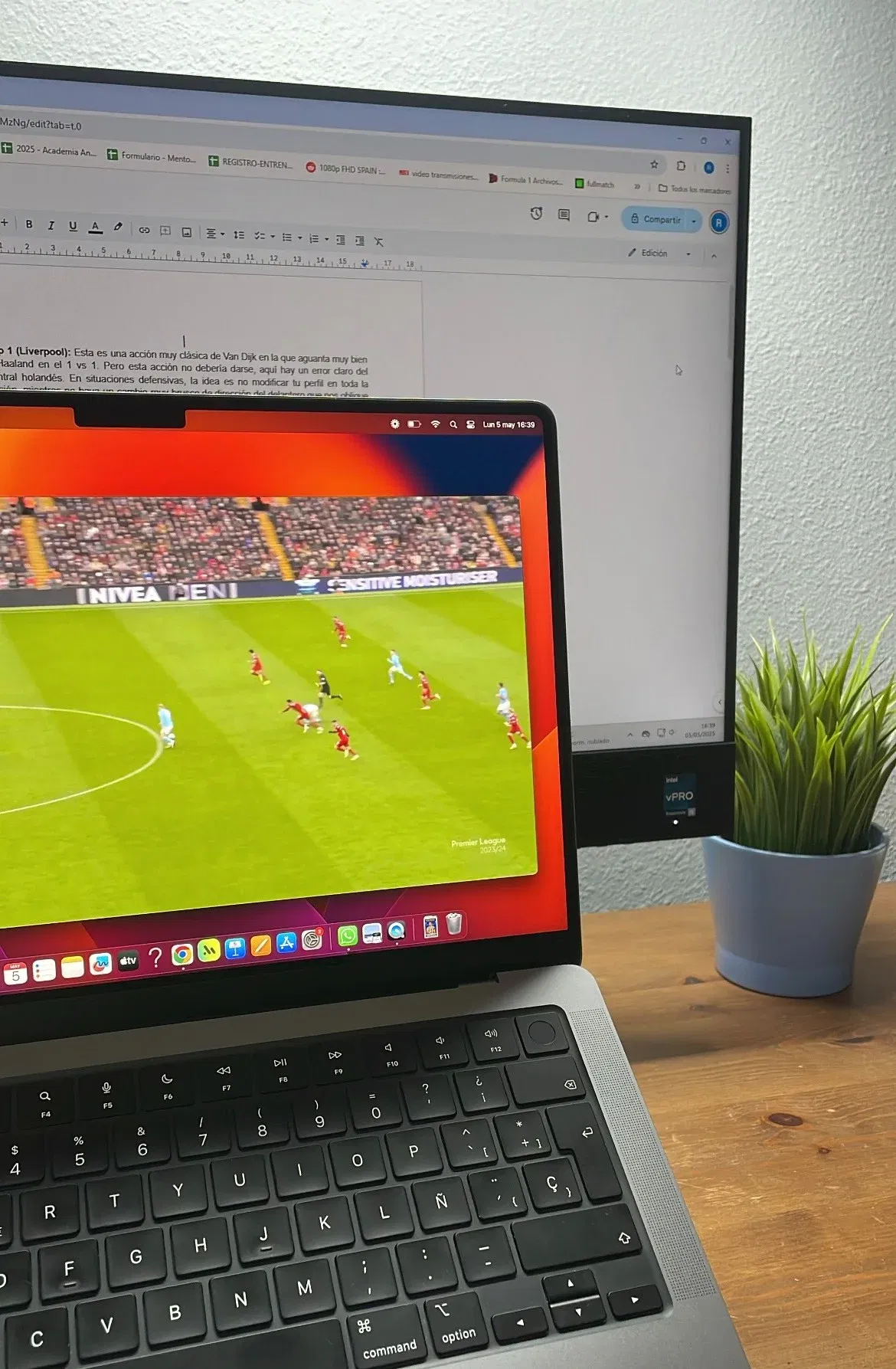 Raúl Martínez analizando fútbol